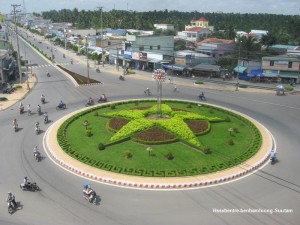 bungbinh - Nhà đối diện 1 giao lộ vòng tròn