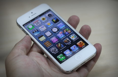 iPhone 5 giảm giá mạnh